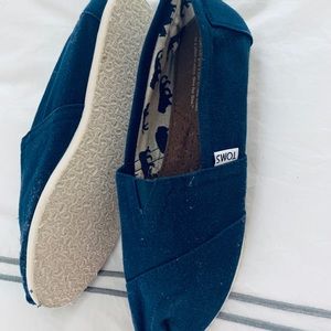 Navy TOM’s Size 8